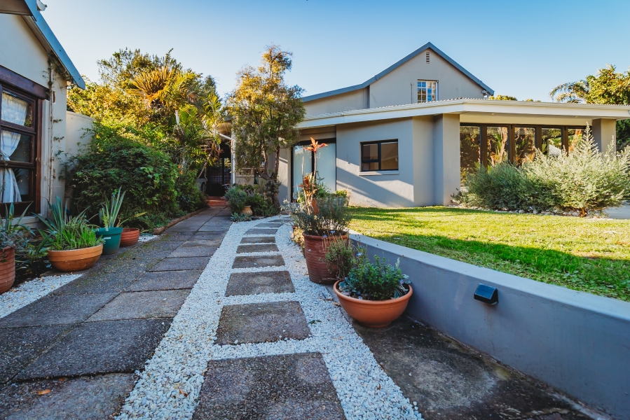 6 Bedroom Property for Sale in Heatherlands Western Cape